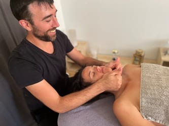 Photo d'un massage à domicile de Guillaume Berthézène